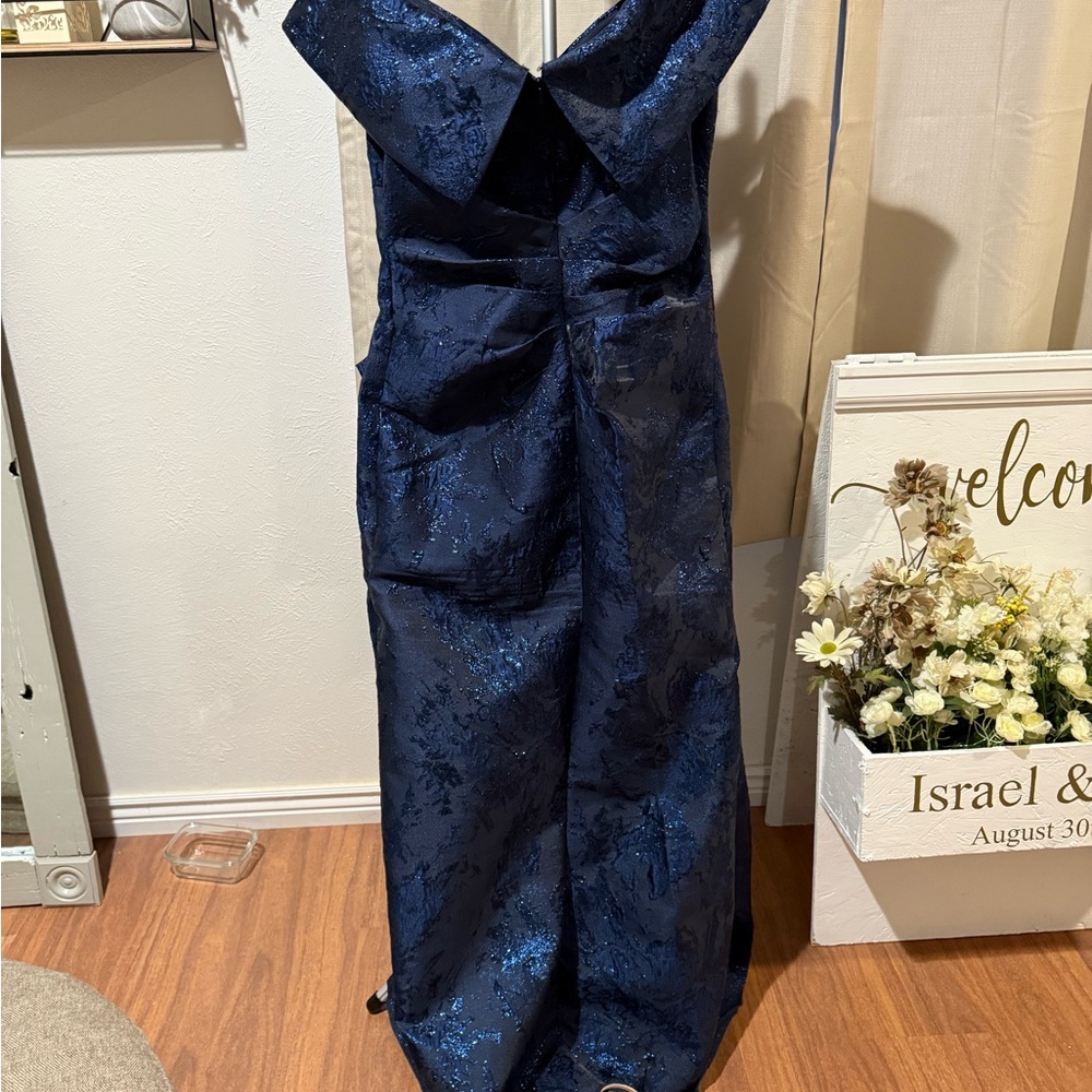 Women Blue XSCAPE Gown. Size 14
Women's Jacquard Long Fit & Flare Dress - Picture 5 of 8